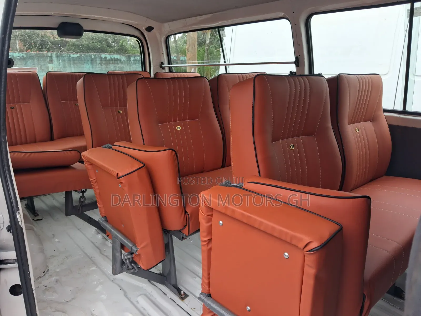 Toyota HiAce 2010 White