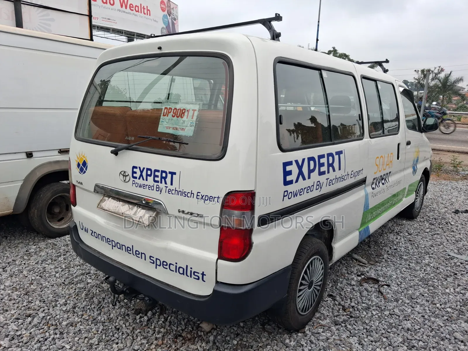 Toyota HiAce 2010 White