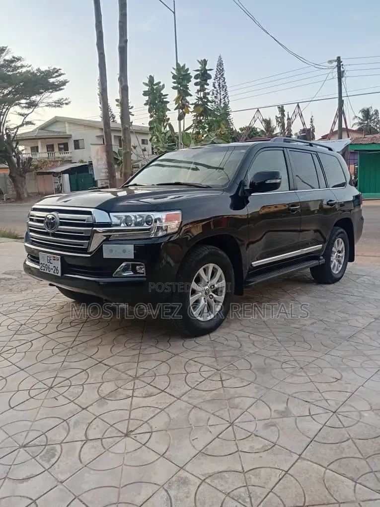 Land Cruiser V8 for Rent