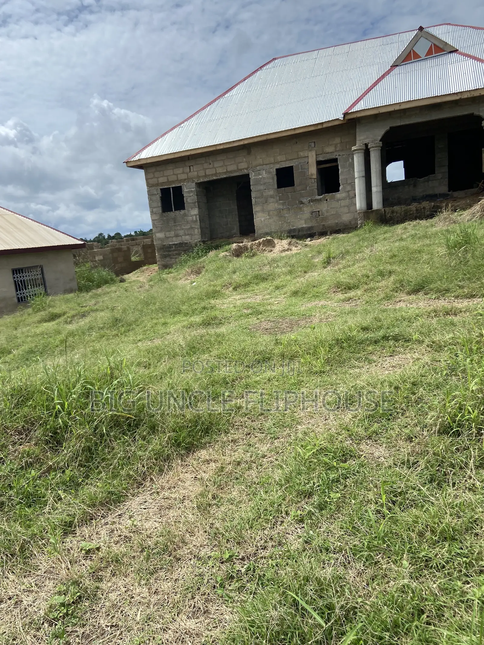 Investment Land for Sale at Dwenewoho. (10mins Drive From Mogpa)