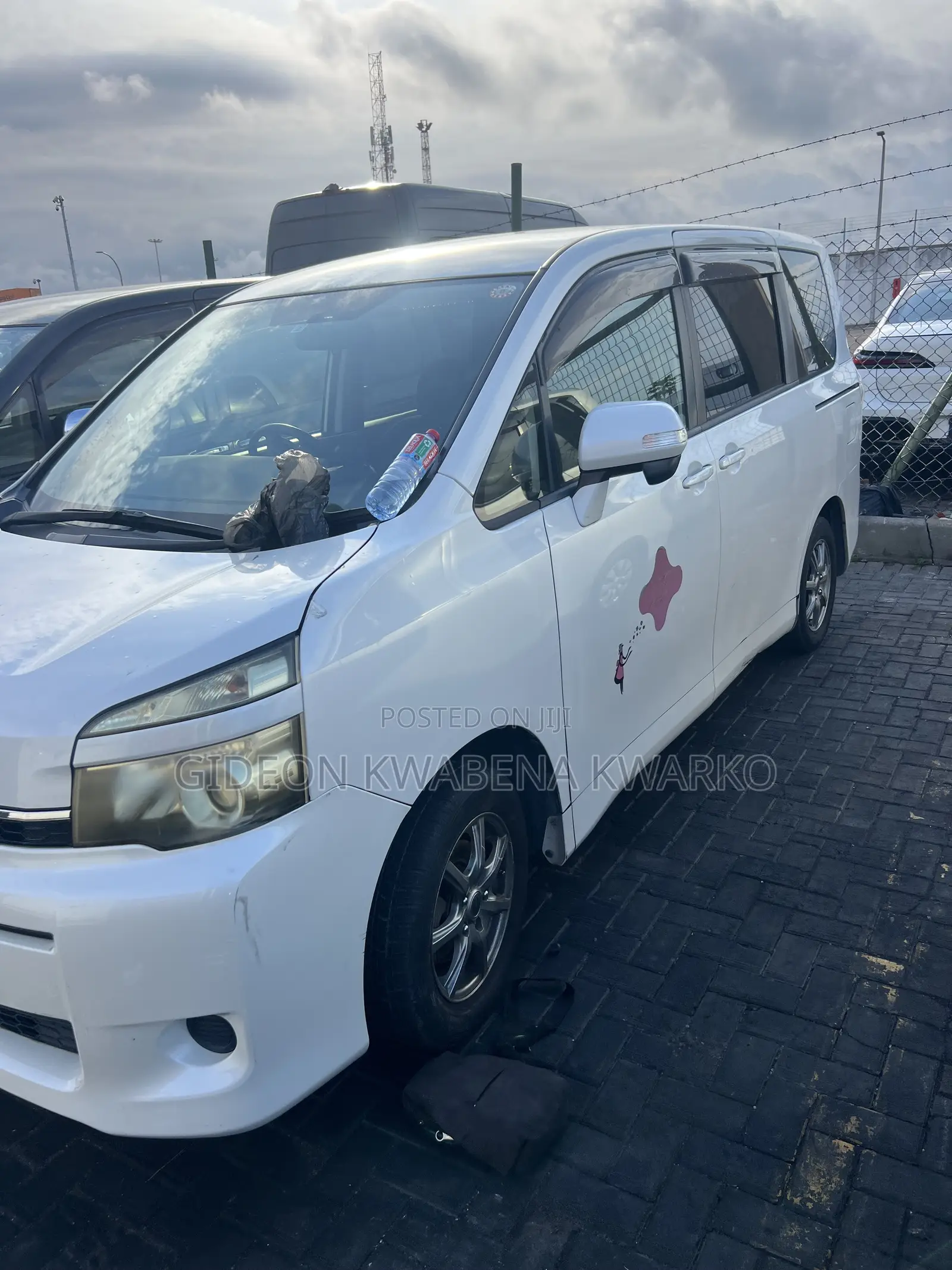 Toyota Voxy 2013 White