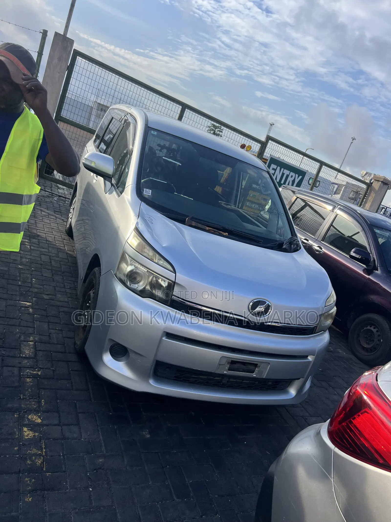 Toyota Voxy 2013 White