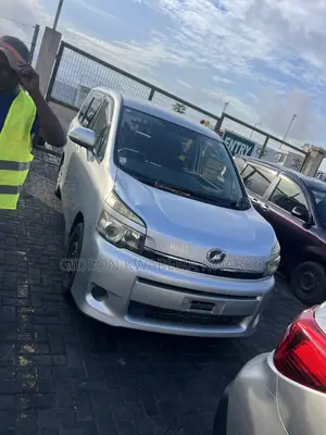Toyota Voxy 2013 White