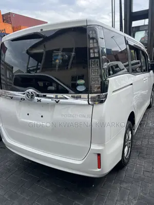 Toyota Voxy 2015 White