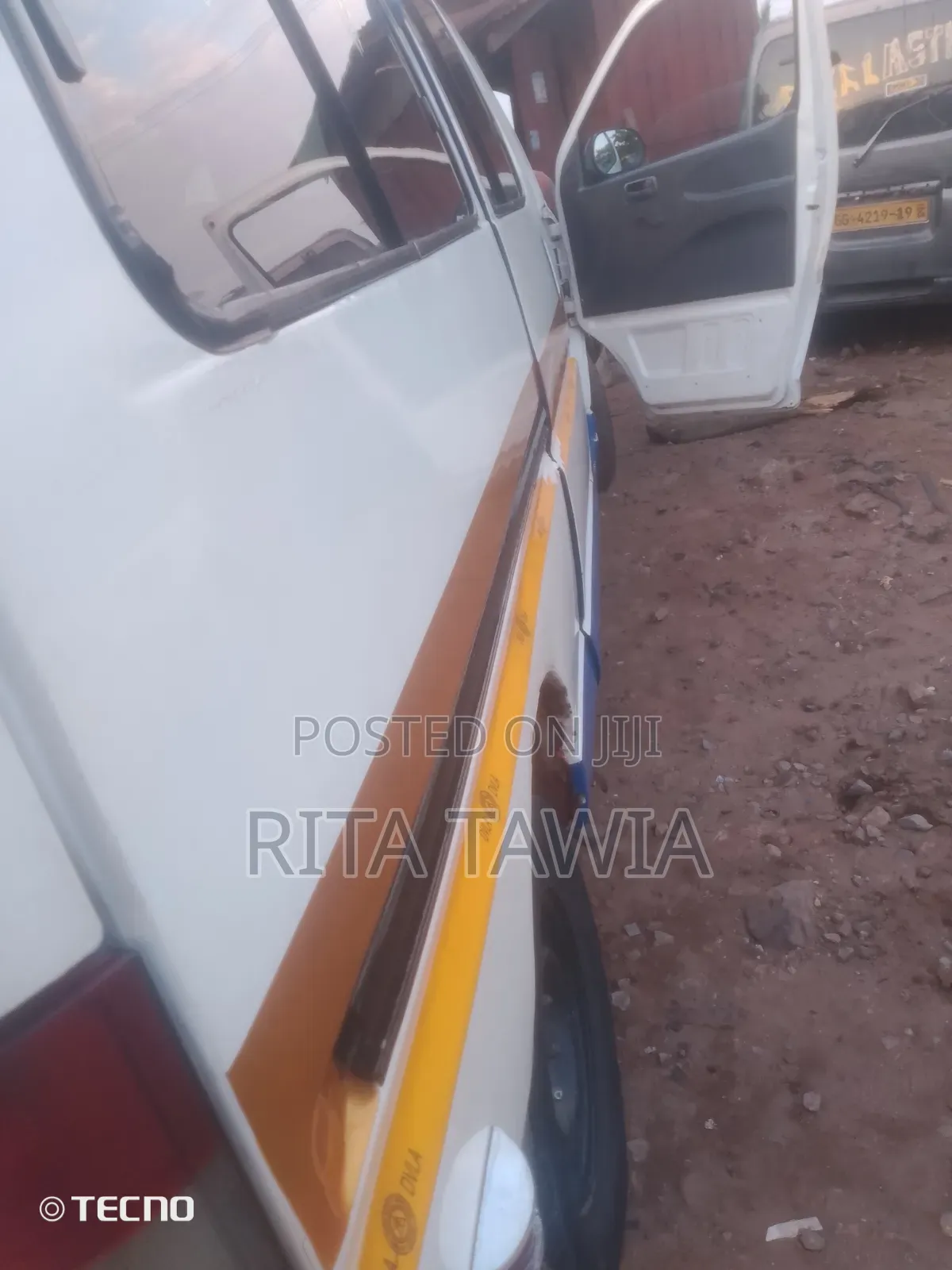 Toyota HiAce 2012 White