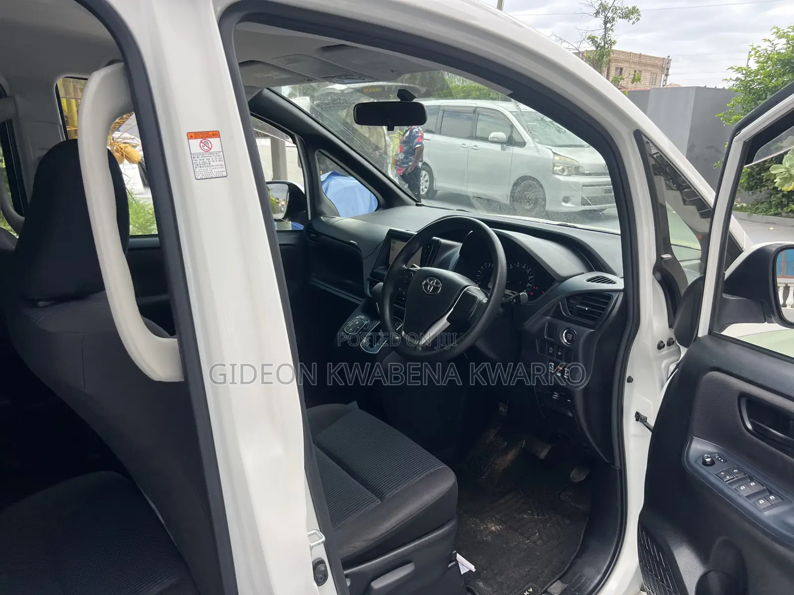 Toyota Voxy 2015 White