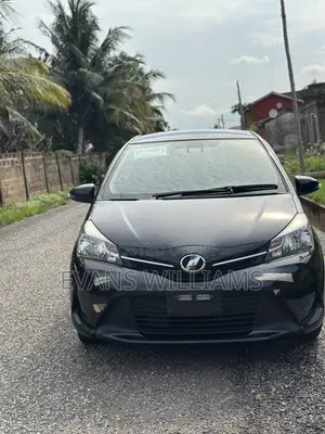 Toyota Vitz 1.3 FWD 3dr 2015 Black