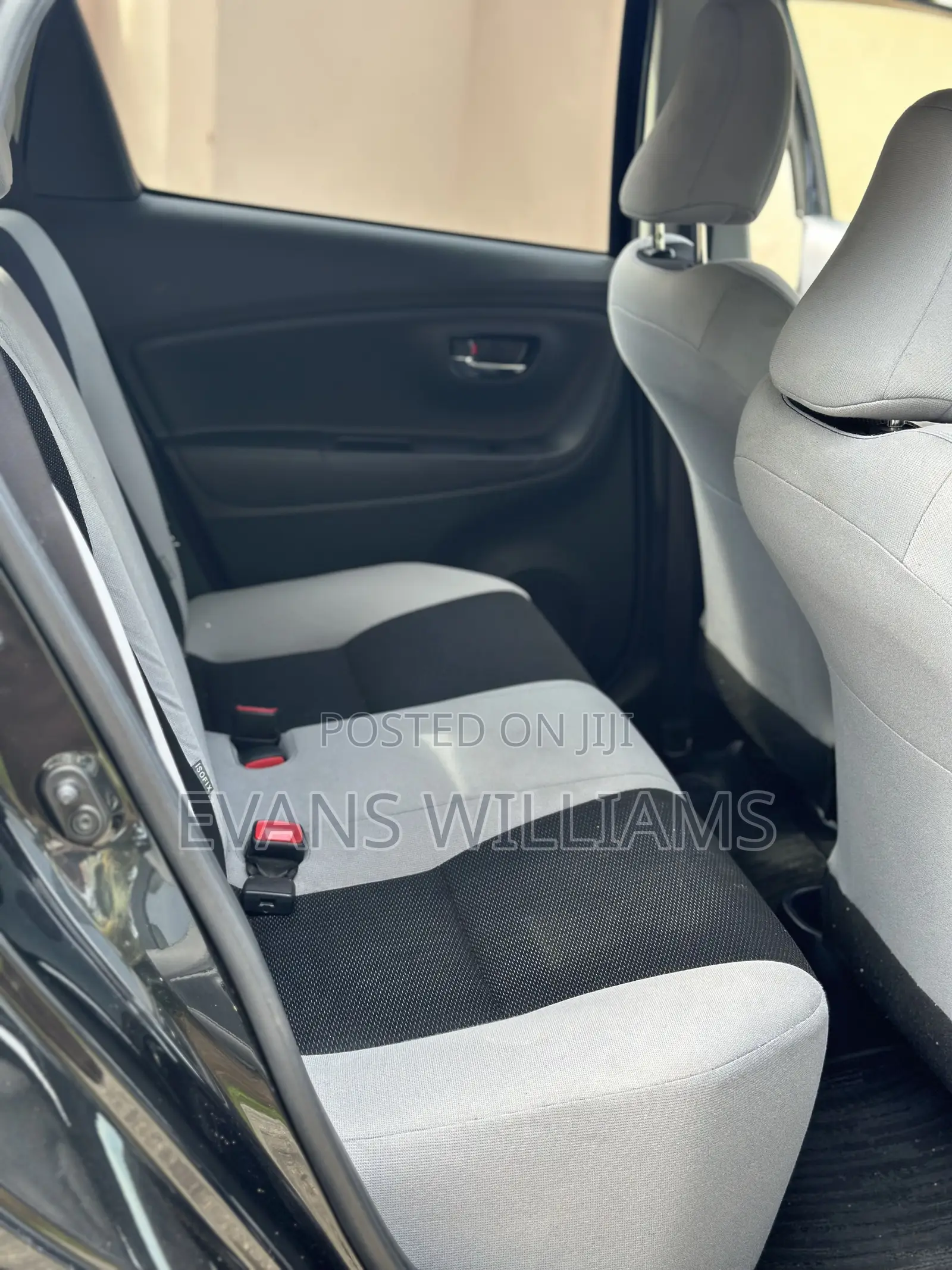 Toyota Vitz 1.3 FWD 3dr 2015 Black