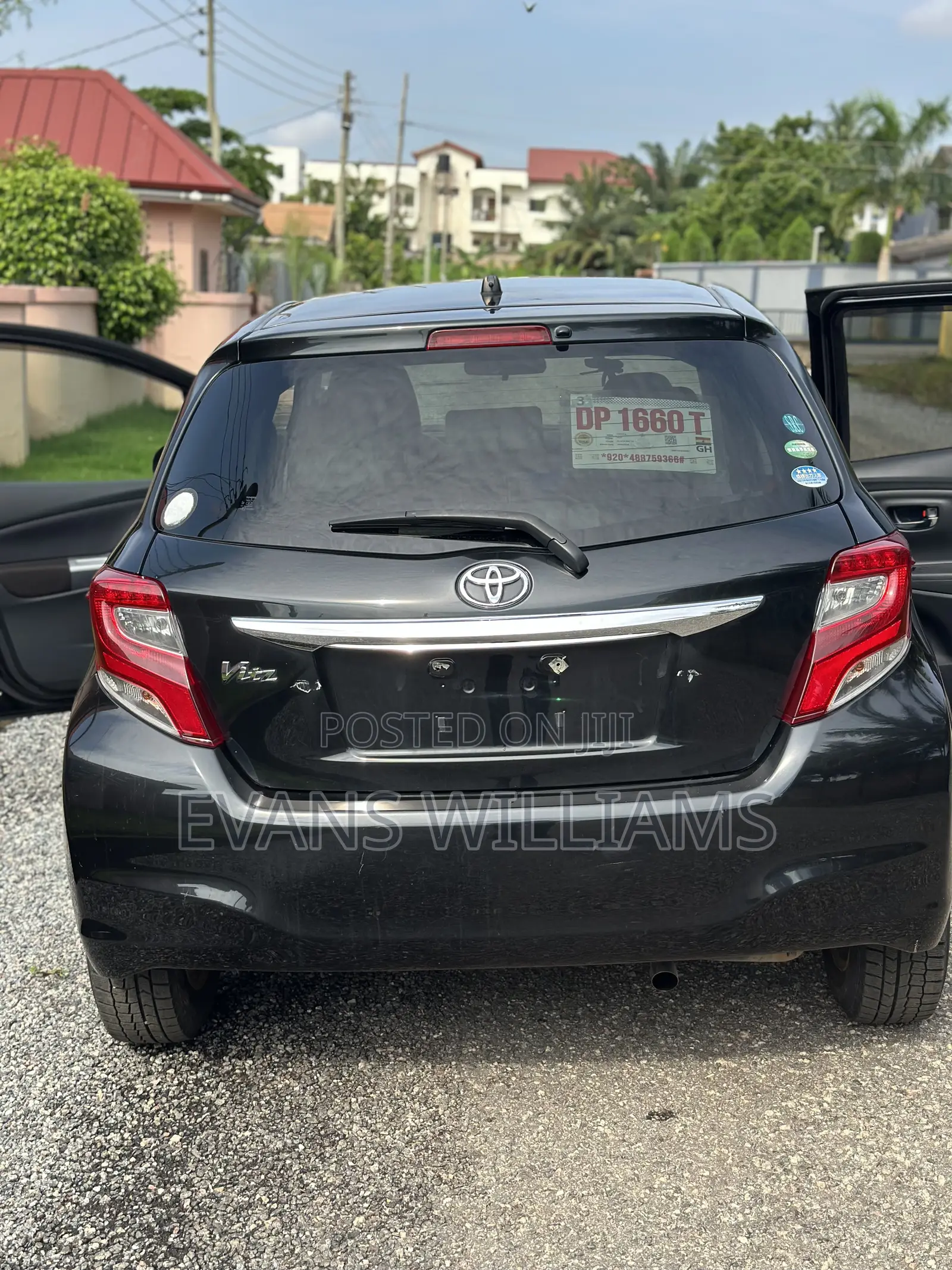 Toyota Vitz 1.3 FWD 3dr 2015 Black