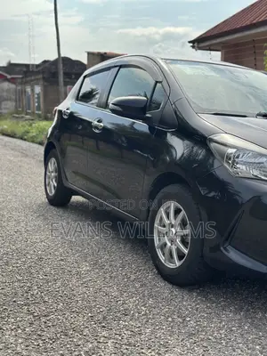 Toyota Vitz 1.3 FWD 3dr 2015 Black