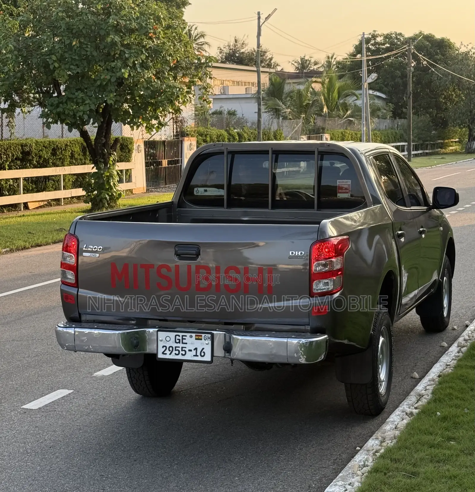 Mitsubishi L200 2016 Gray