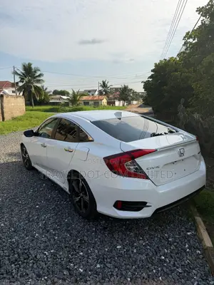 Honda Civic Touring 4dr Sedan (1.5L 4cyl) 2017 White