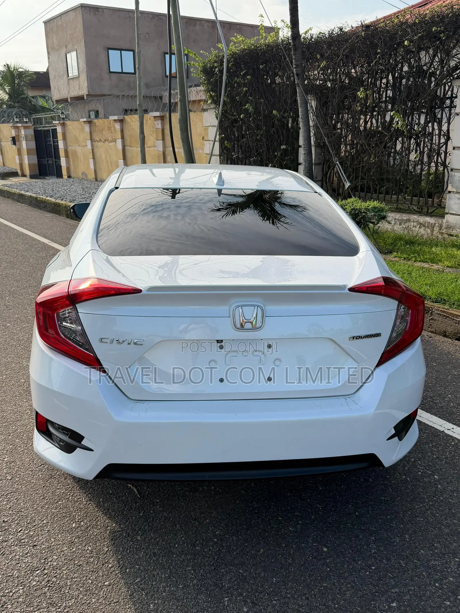 Honda Civic Touring 4dr Sedan (1.5L 4cyl) 2017 White