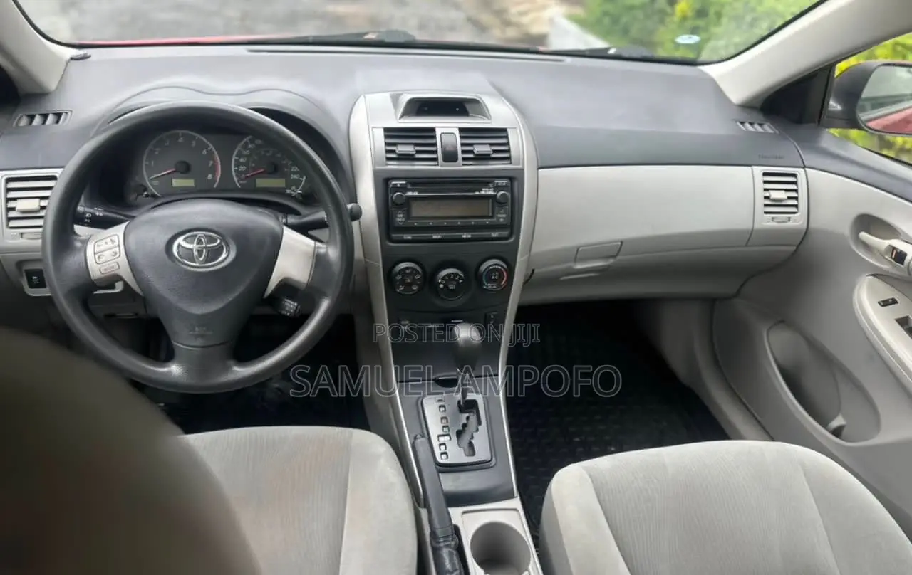 Toyota Corolla L 4dr Sedan (1.8L 4cyl 5M) 2013 Red