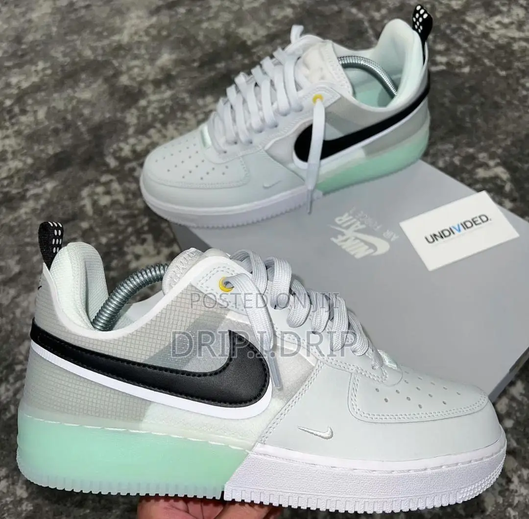 Airforce 1 Low . Comes in Box . Very Classic and Authentic