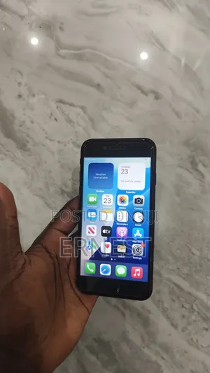 Apple iPhone SE 64 GB Black