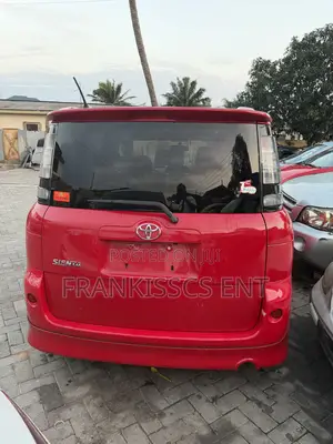 Toyota Sienta 1.5 AWD 2014 Red