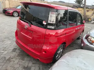 Toyota Sienta 1.5 AWD 2014 Red