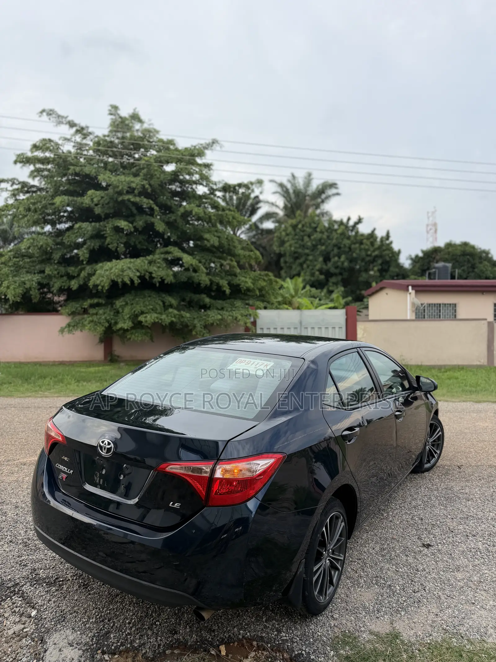 Toyota Corolla LE Eco (1.8L 4cyl 2A) 2018 Blue