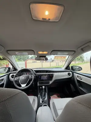 Toyota Corolla LE Eco (1.8L 4cyl 2A) 2018 Blue