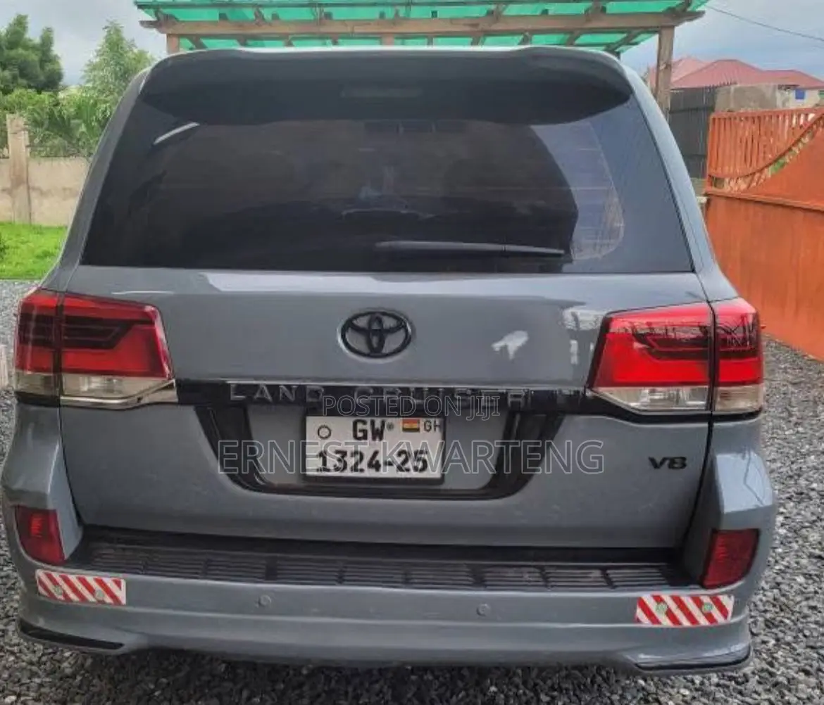 Toyota Land Cruiser 2013 Gray