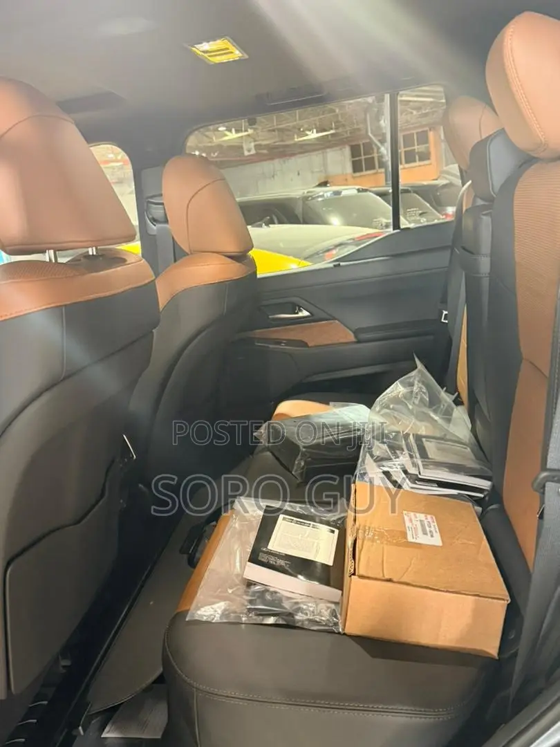 Hyundai Santa Fe 2025 Silver
