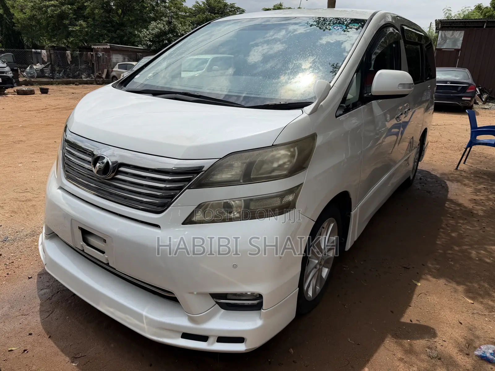 Toyota Vellfire 2011 White