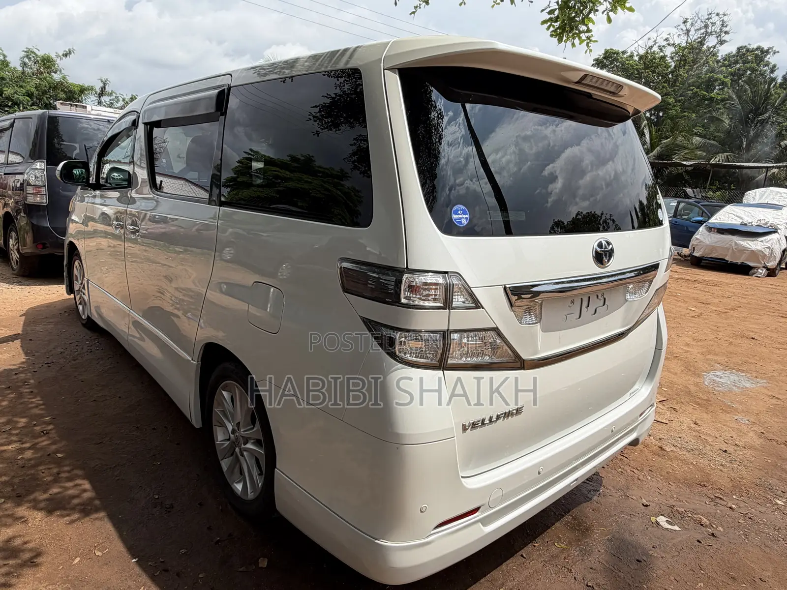 Toyota Vellfire 2011 White