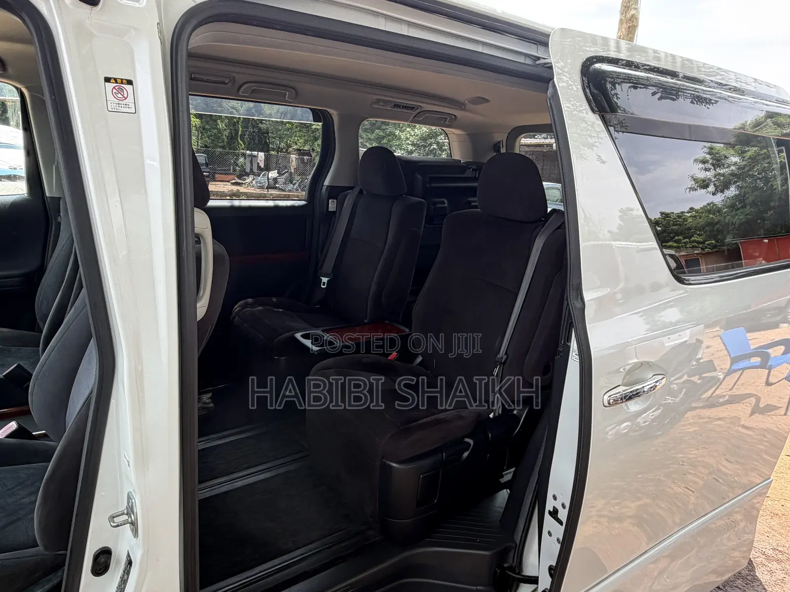 Toyota Vellfire 2011 White