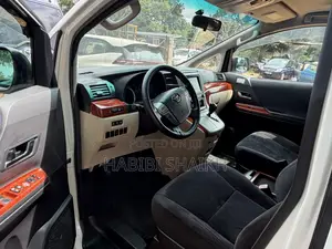 Toyota Vellfire 2011 White