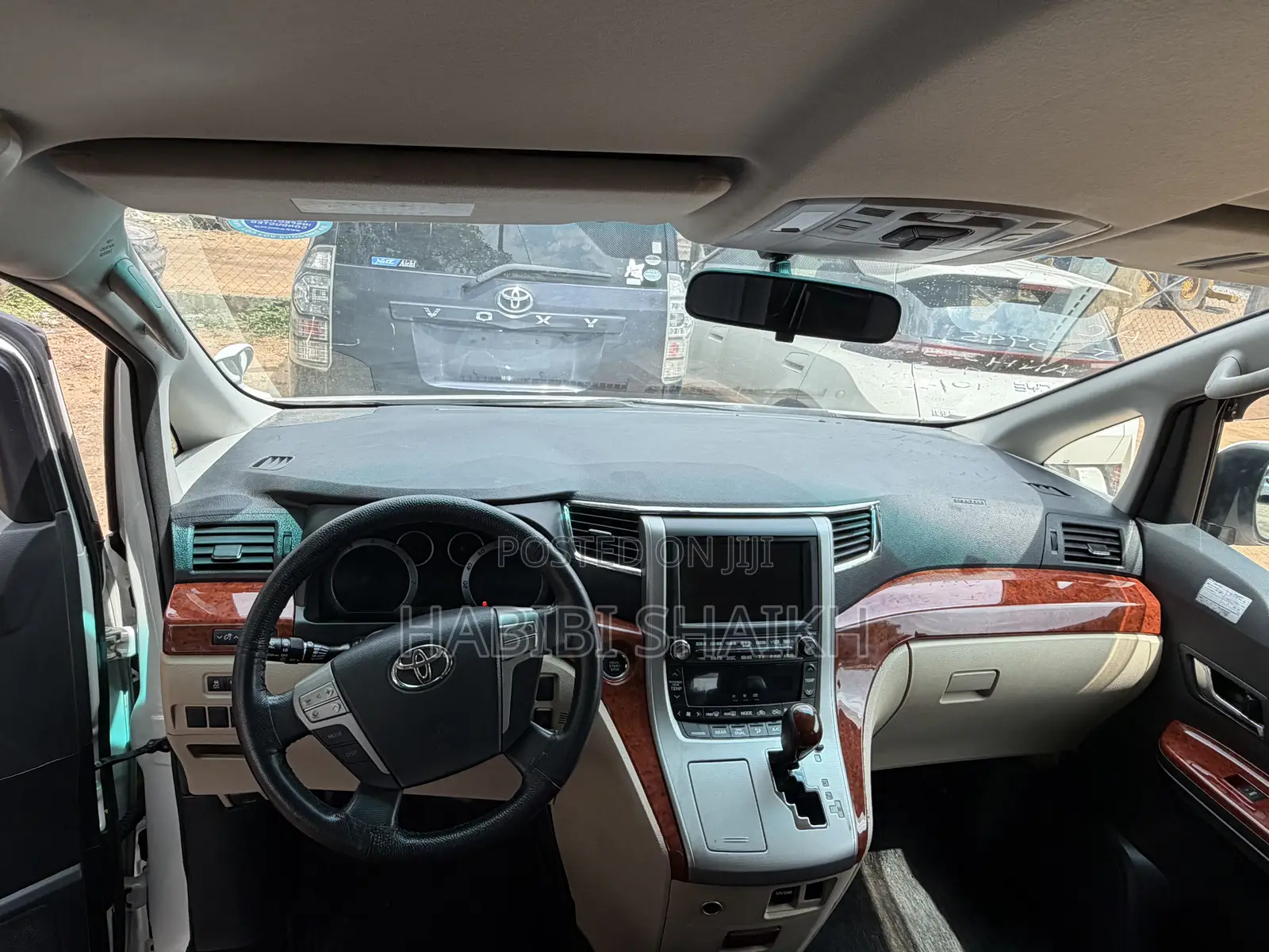 Toyota Vellfire 2011 White