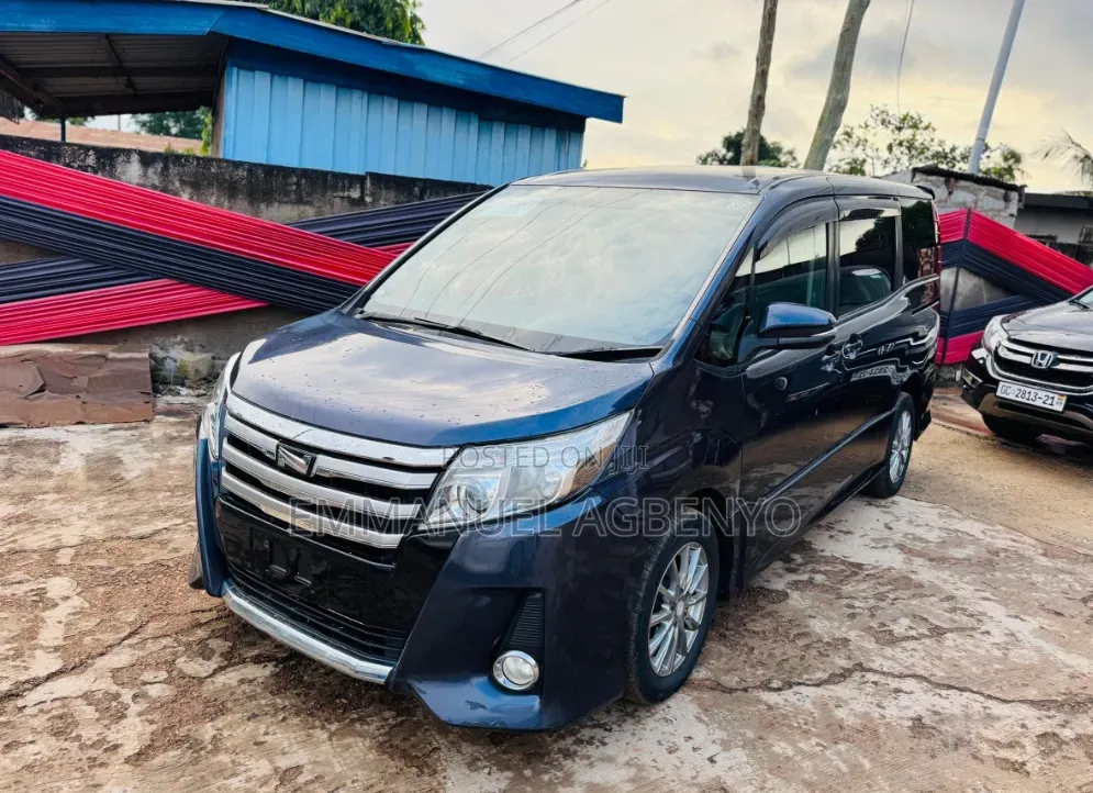 Toyota Voxy SV Premium 2014 Black