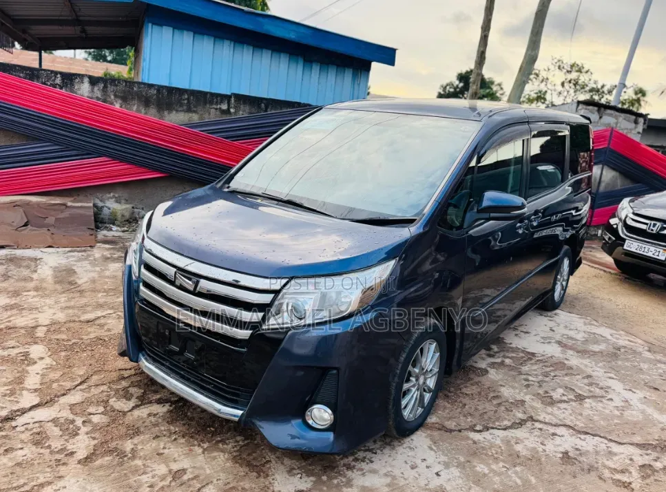 Toyota Voxy SV Premium 2014 Black
