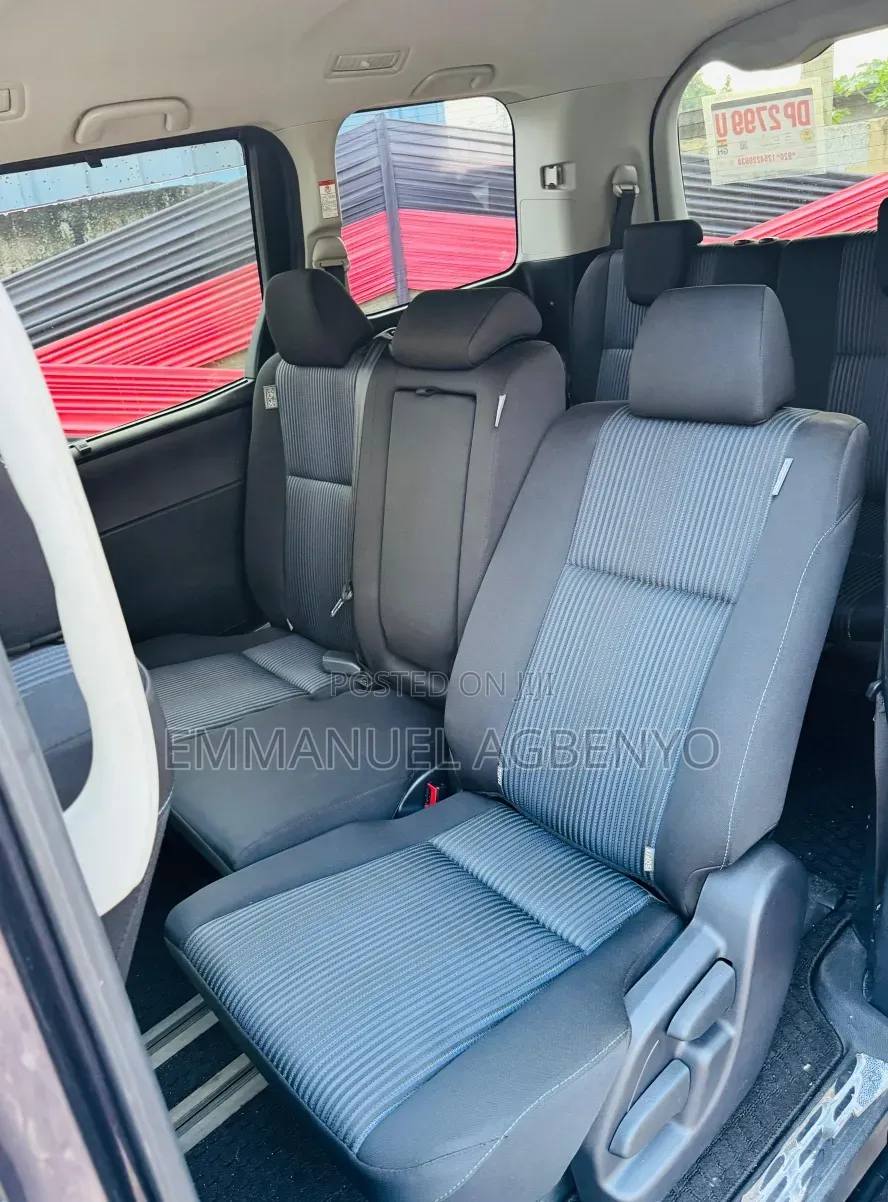 Toyota Voxy SV Premium 2014 Black
