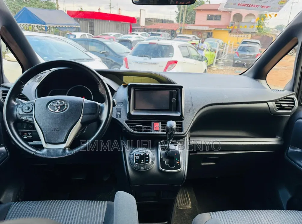 Toyota Voxy SV Premium 2014 Black
