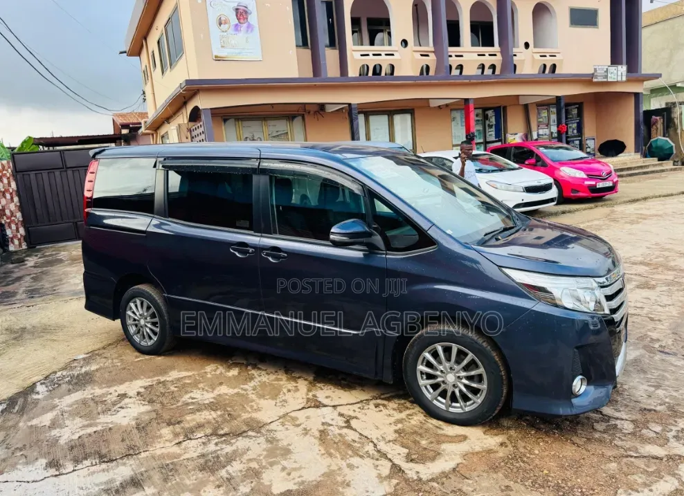 Toyota Voxy SV Premium 2014 Black