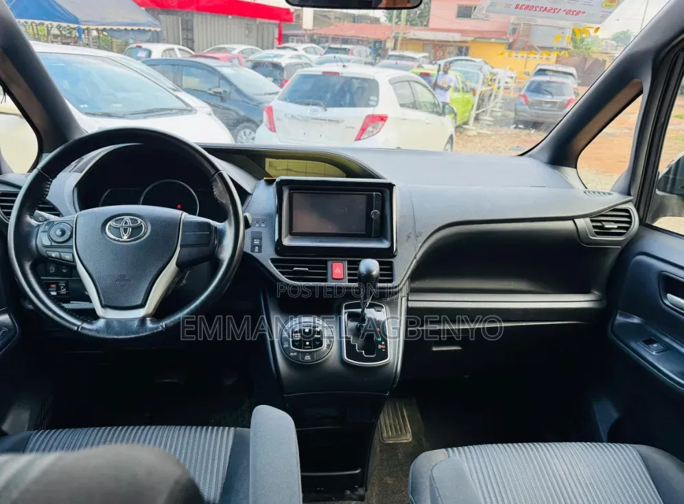 Toyota Voxy SV Premium 2014 Black