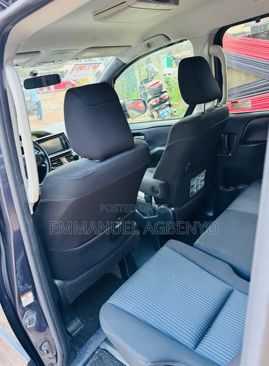 Toyota Voxy SV Premium 2014 Black