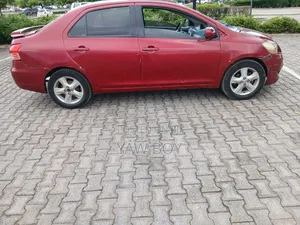 Toyota Yaris 2009 Red