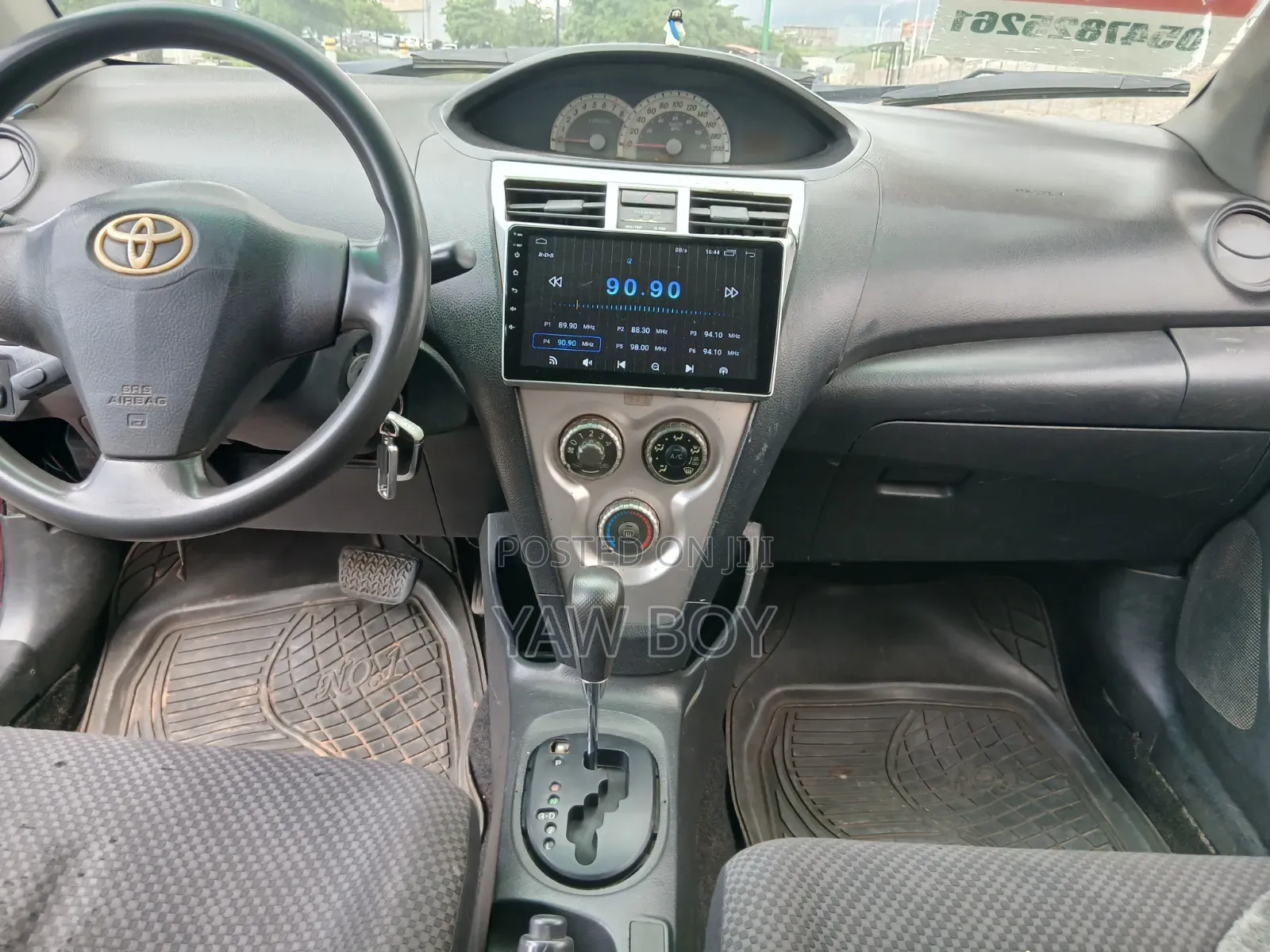 Toyota Yaris 2009 Red