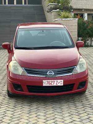 Nissan Versa 1.8 S Hatchback 2010 Red