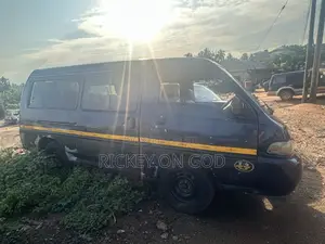 Hyundai H-100 2004 Green