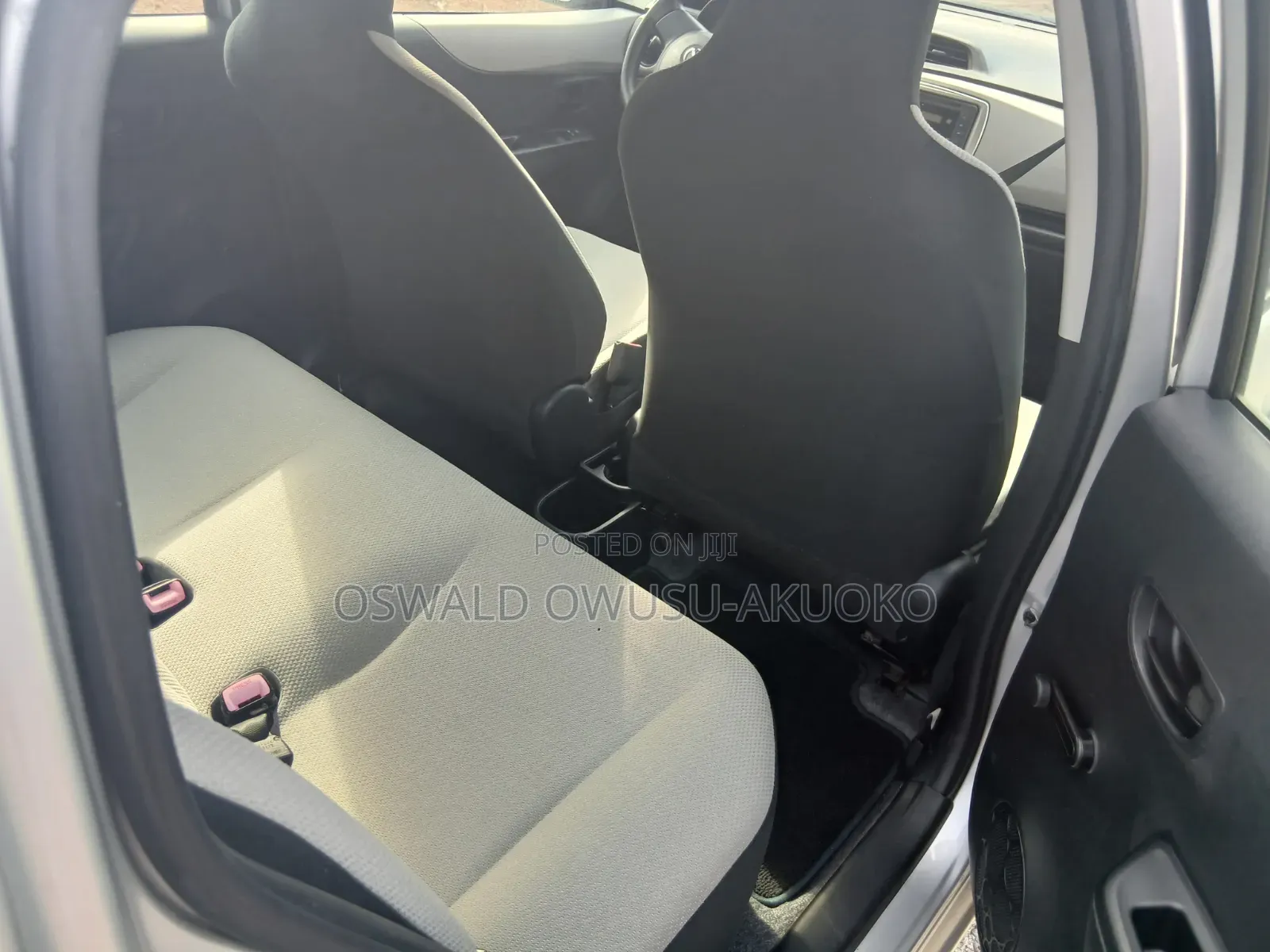 Toyota Vitz 2013 Silver