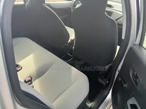 Toyota Vitz 2013 Silver