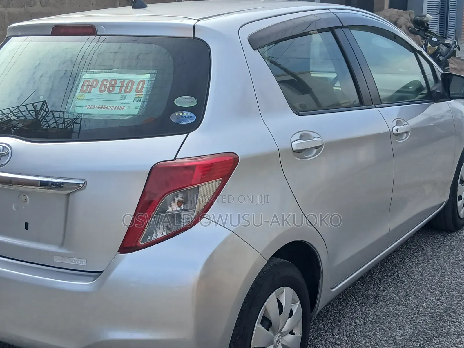 Toyota Vitz 2013 Silver
