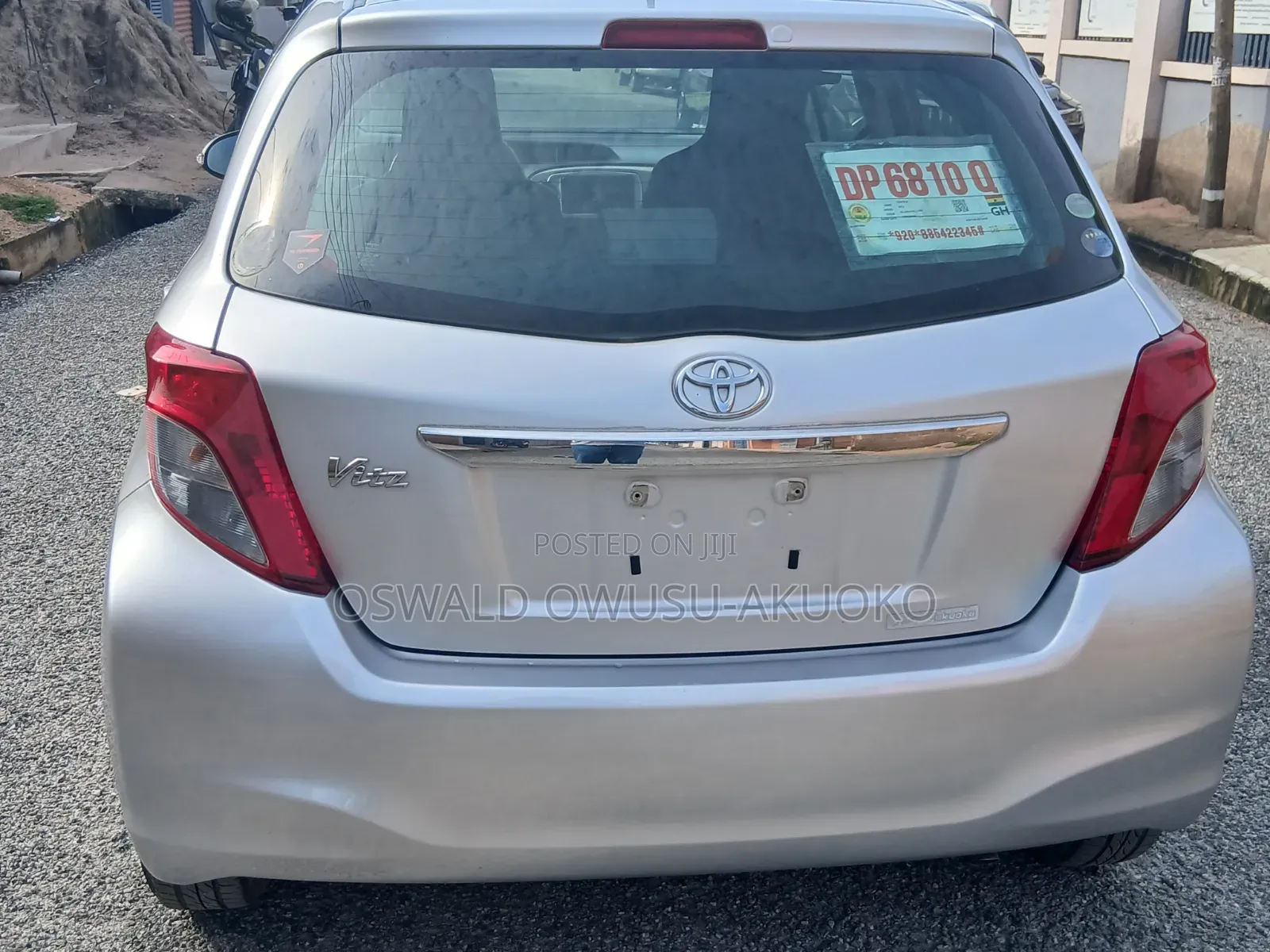 Toyota Vitz 2013 Silver