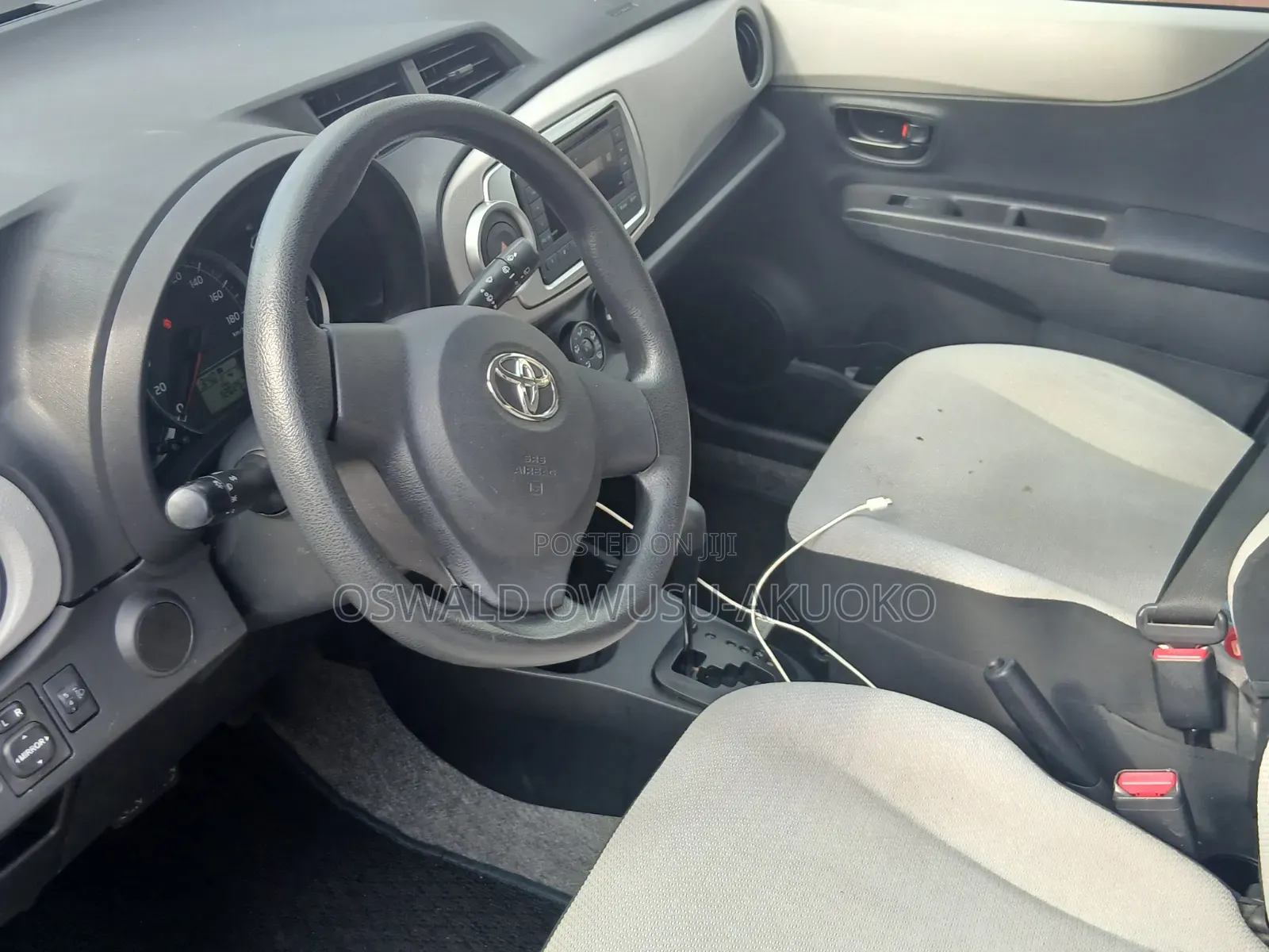 Toyota Vitz 2013 Silver