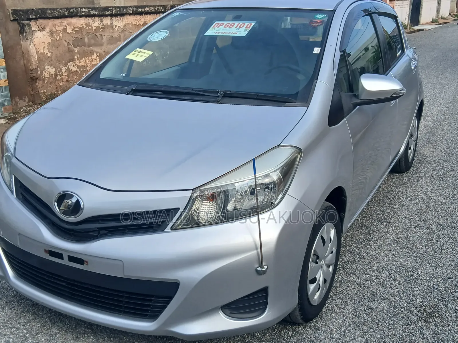 Toyota Vitz 2013 Silver