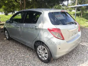 Toyota Vitz 2011 Teal