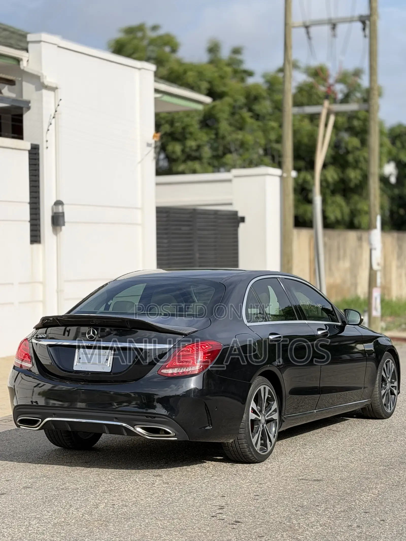 Mercedes-Benz C300 Luxury 4matic Sedan AWD (2.0L 4cyl 7A) 2017 Black